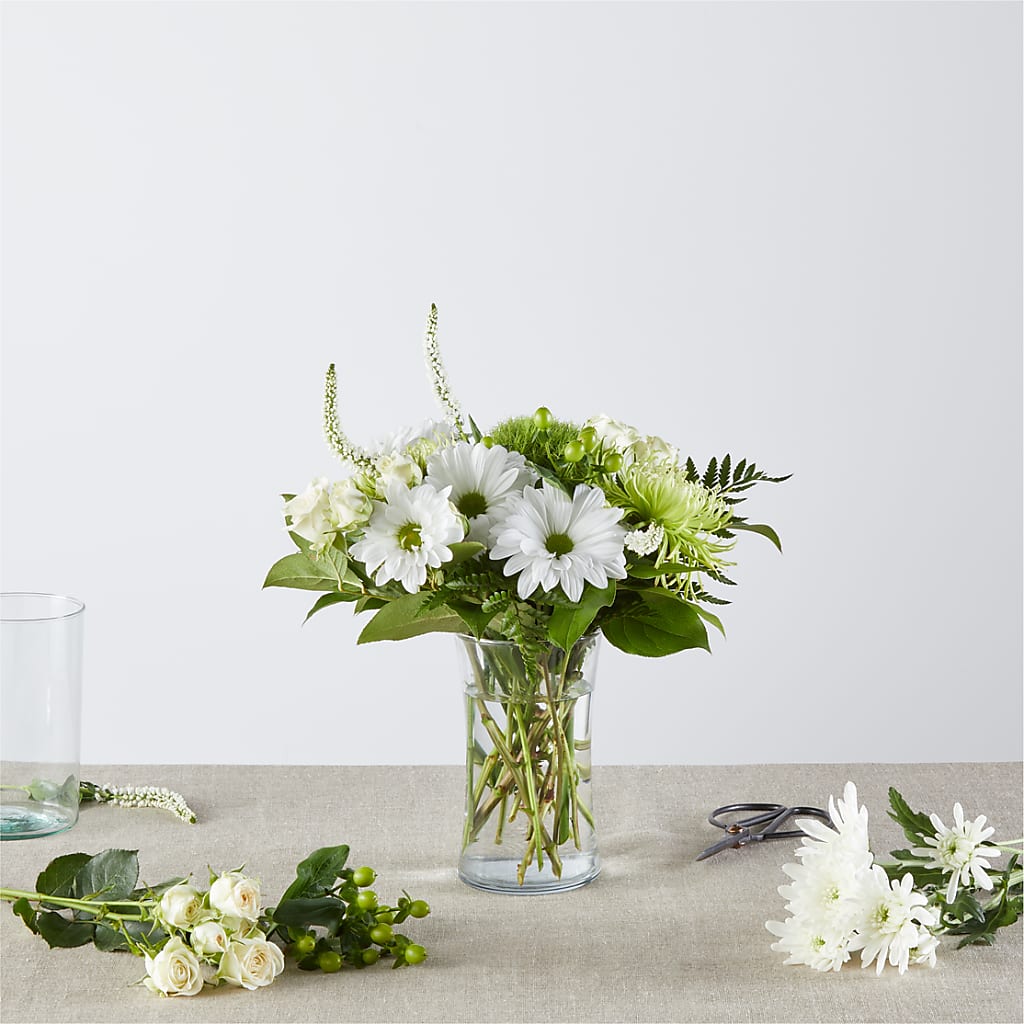 Irish Garden - A Florist Original – M & R FLOWER AND GIFT SHOP, Lancaster CA