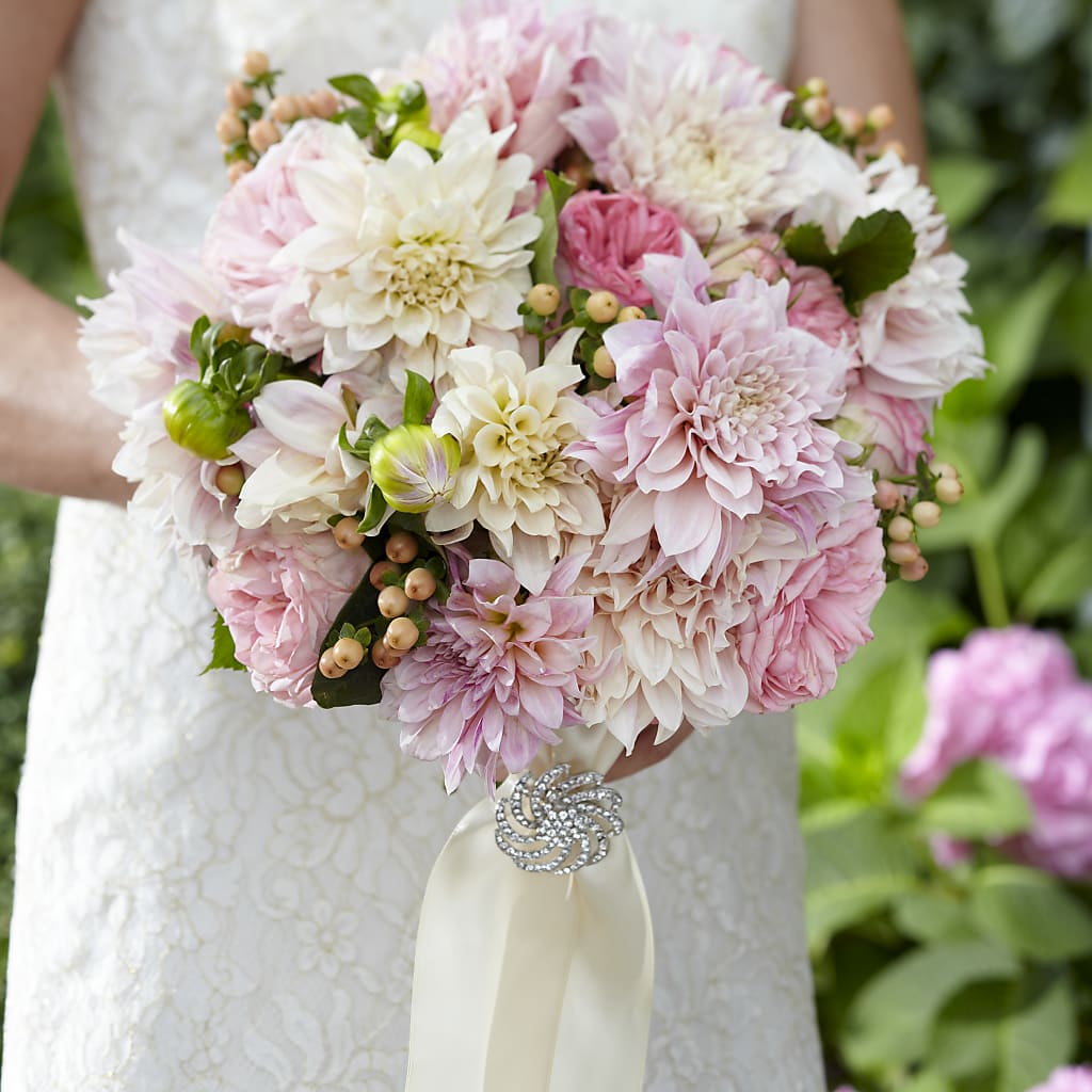 Heart's Promise Bouquet – M & R FLOWER AND GIFT SHOP, Lancaster CA