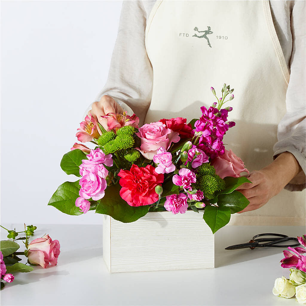 Sweetberry Box – A Florist Original – M & R FLOWER AND GIFT SHOP, Lancaster CA