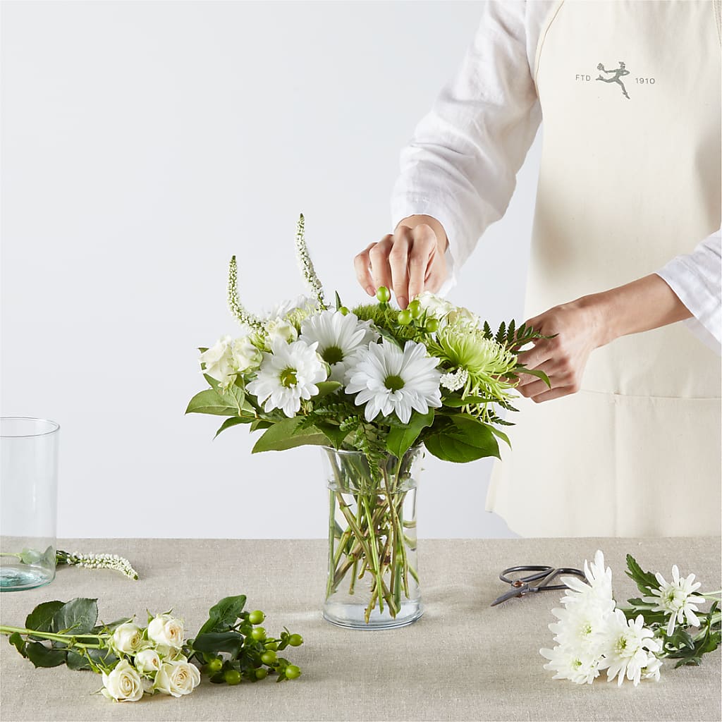 Irish Garden - A Florist Original – M & R FLOWER AND GIFT SHOP, Lancaster CA