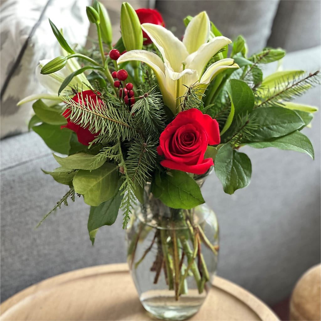 Sparkling Snowflakes Bouquet – M & R FLOWER AND GIFT SHOP, Lancaster CA