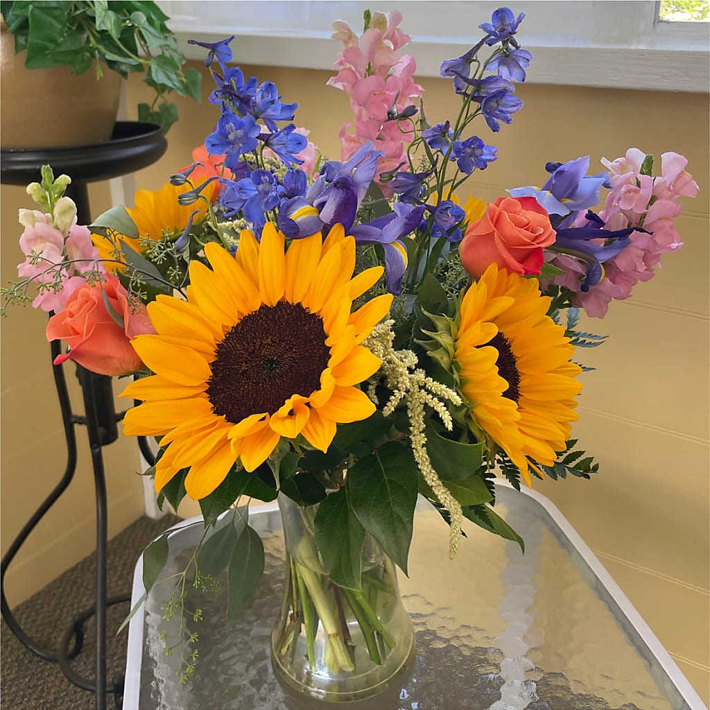 Rays of Life Bouquet – M & R FLOWER AND GIFT SHOP, Lancaster CA