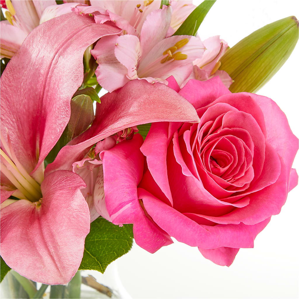 Lots of Love Bouquet – M & R FLOWER AND GIFT SHOP, Lancaster CA
