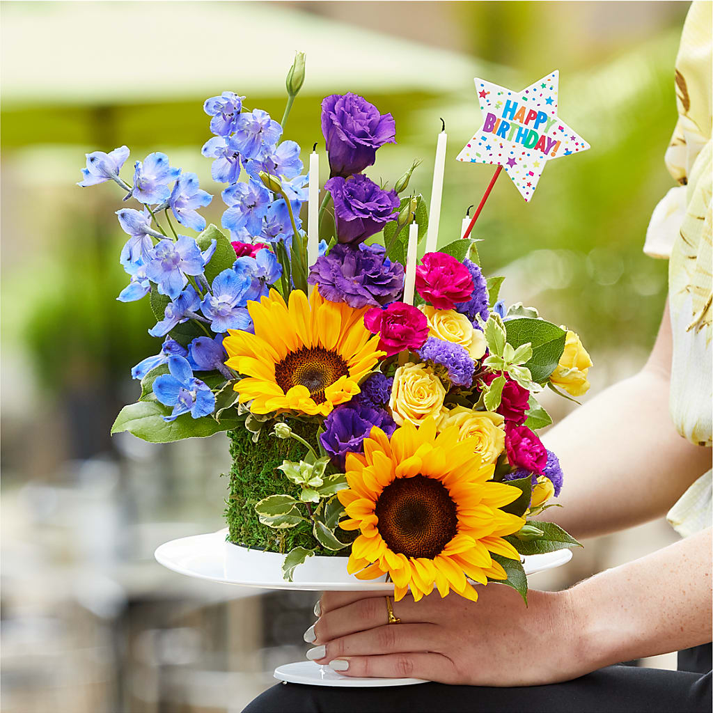Star of the Day Floral Cake – M & R FLOWER AND GIFT SHOP, Lancaster CA